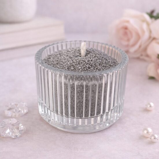 Šedá sypaná svíčka z přírodního vosku